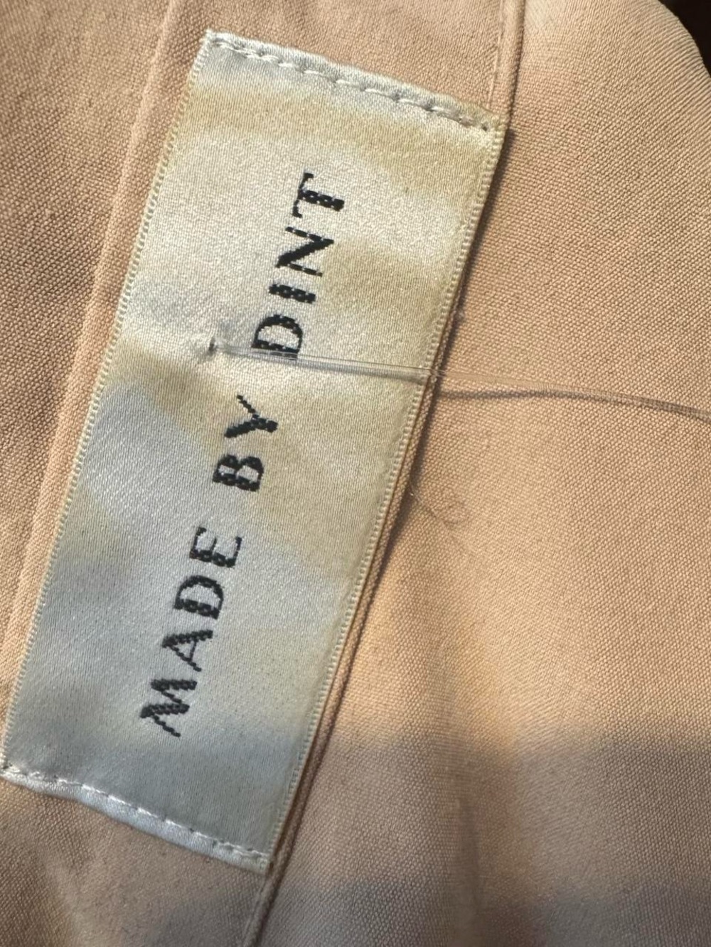 MADE BY DINT Tiered Balloon Sleeve Shirt – Beige – Size F (fits US M/ - Picture 4 of 8